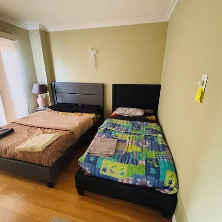 Room With Private Patio Next To Toronto Airport Mississauga Buitenkant foto
