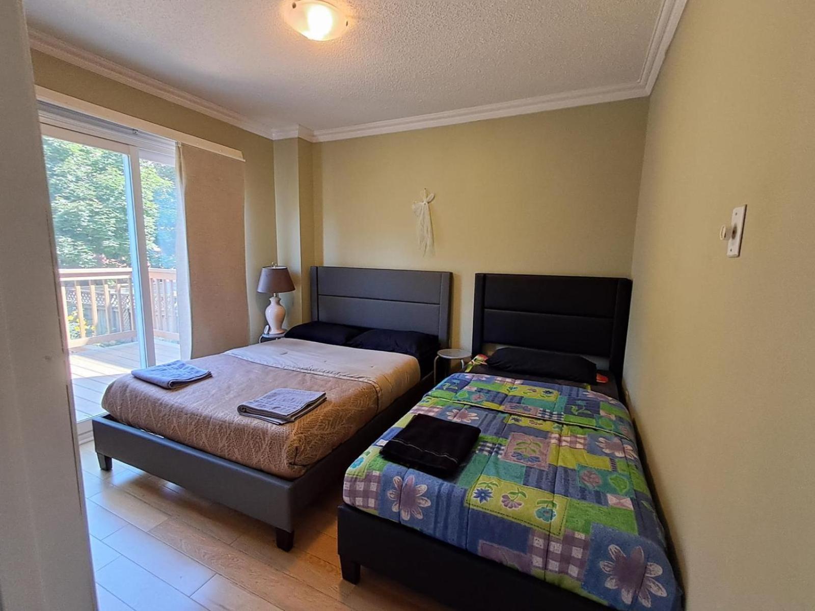 Room With Private Patio Next To Toronto Airport Mississauga Buitenkant foto